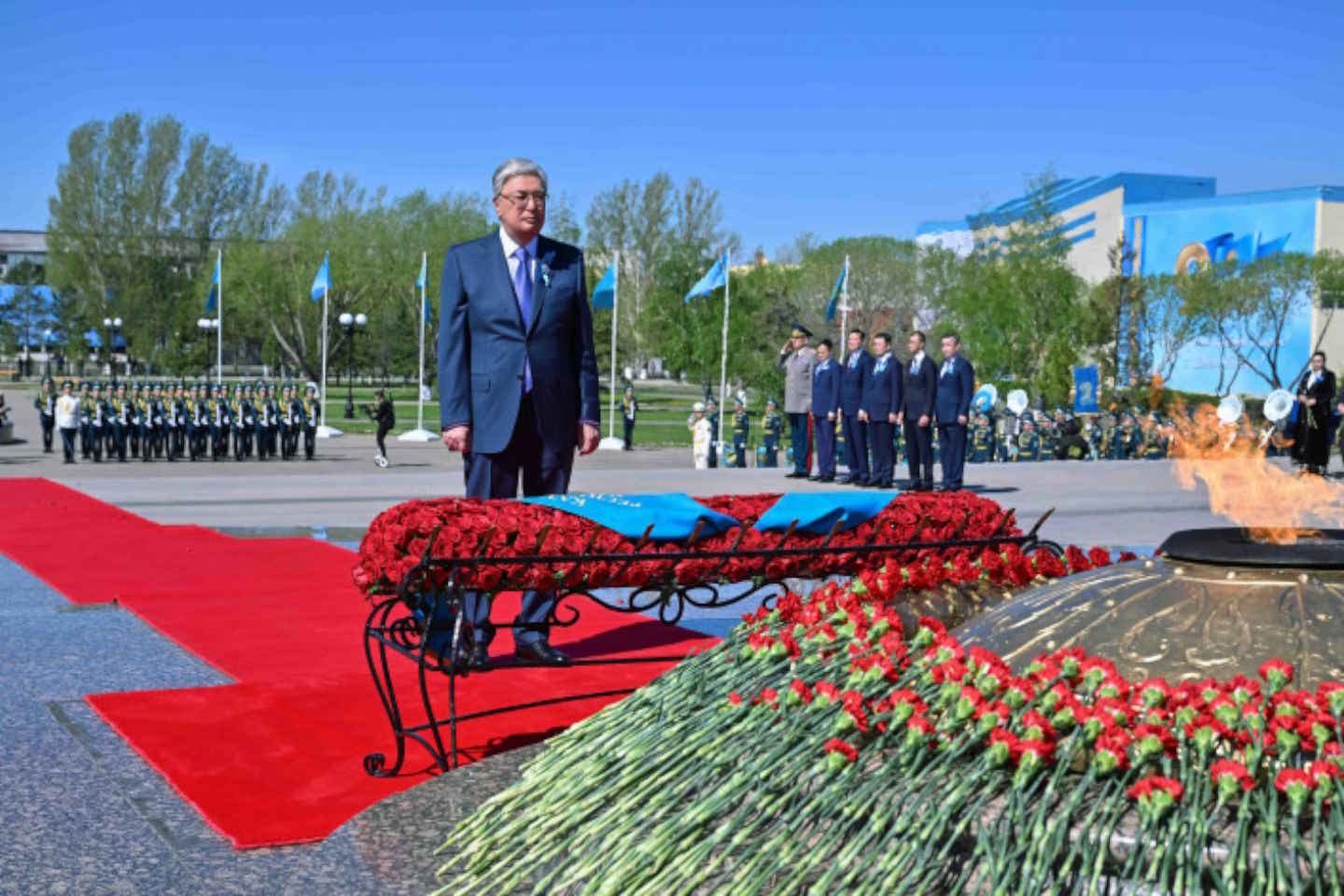 Новости Казахстана / Общество в Казахстане / Президент Казахстана принял участие в церемонии возложения цветов