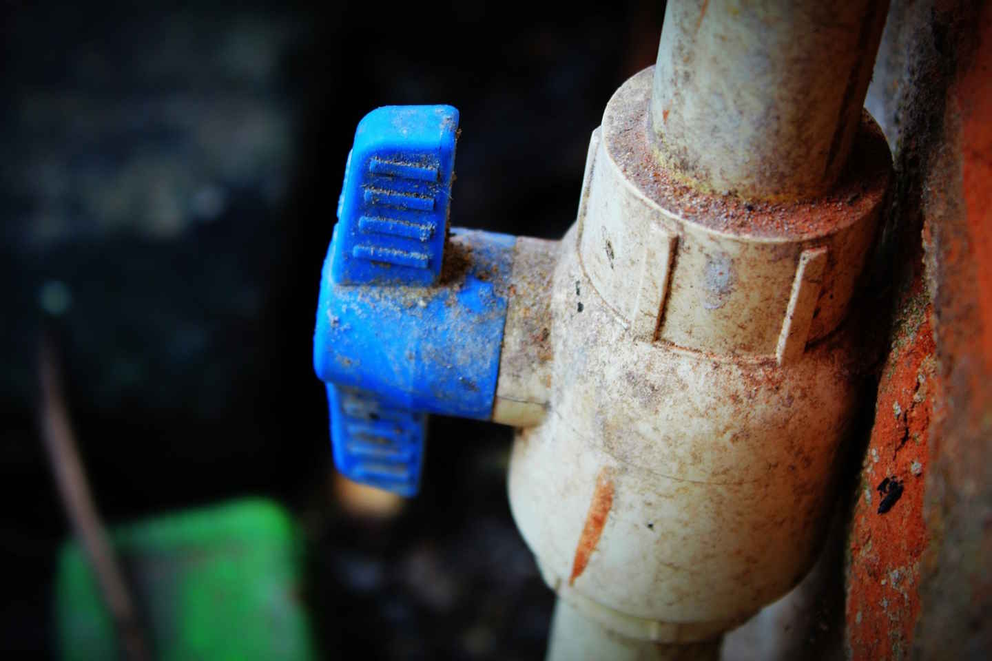 Новости Казахстана / Общество в Казахстане / В Павлодаре не могут устранить аварию на водопроводе