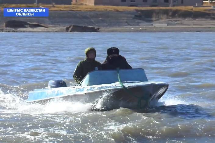 Происшествия в Казахстане и мире / Серию спецрейдов провели полицейские на озере Зайсан в ВКО