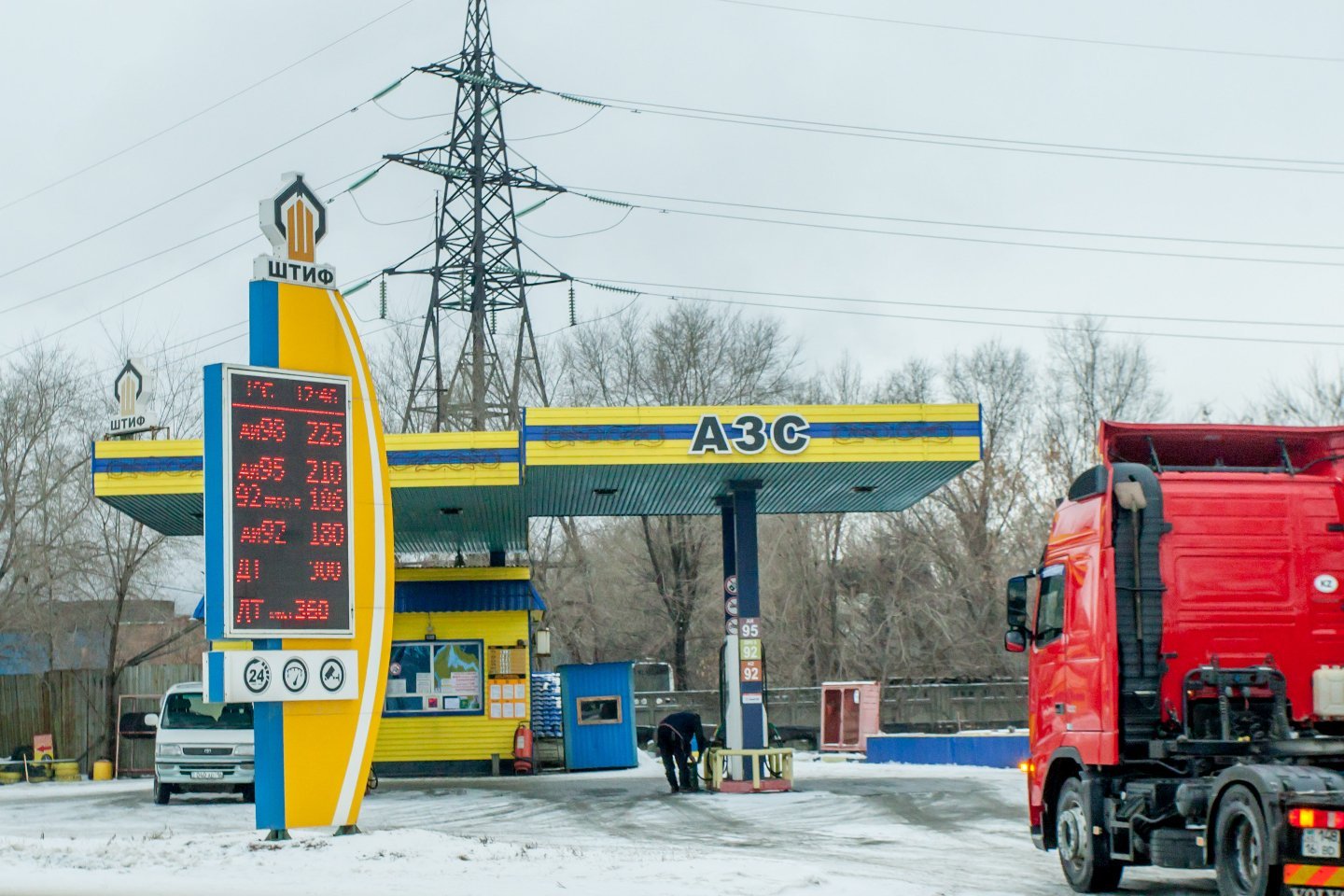 Новости Казахстана / В Казахстане вырастет цена на топливо для иностранцев