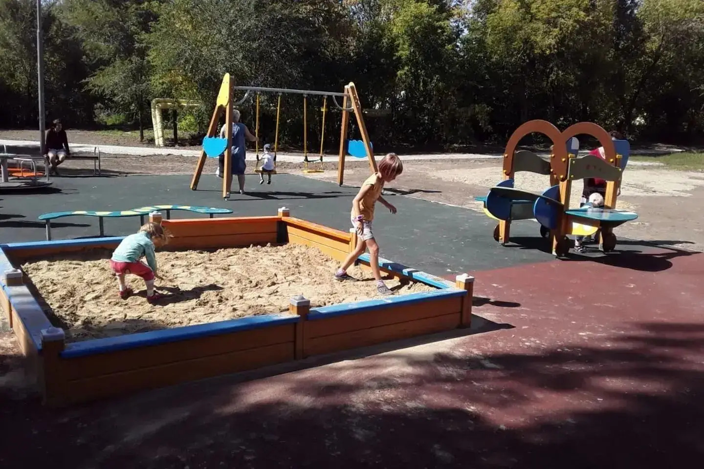 Усть-Каменогорск и ВКО / Өскемендіктерден аула жөндеу, ойын алаңын салуға өтінімдер қабылдануда Усть-Каменогорск и ВКО / Өскемендіктерден аула жөндеу, ойын алаңын салуға өтінімдер қабылдануда