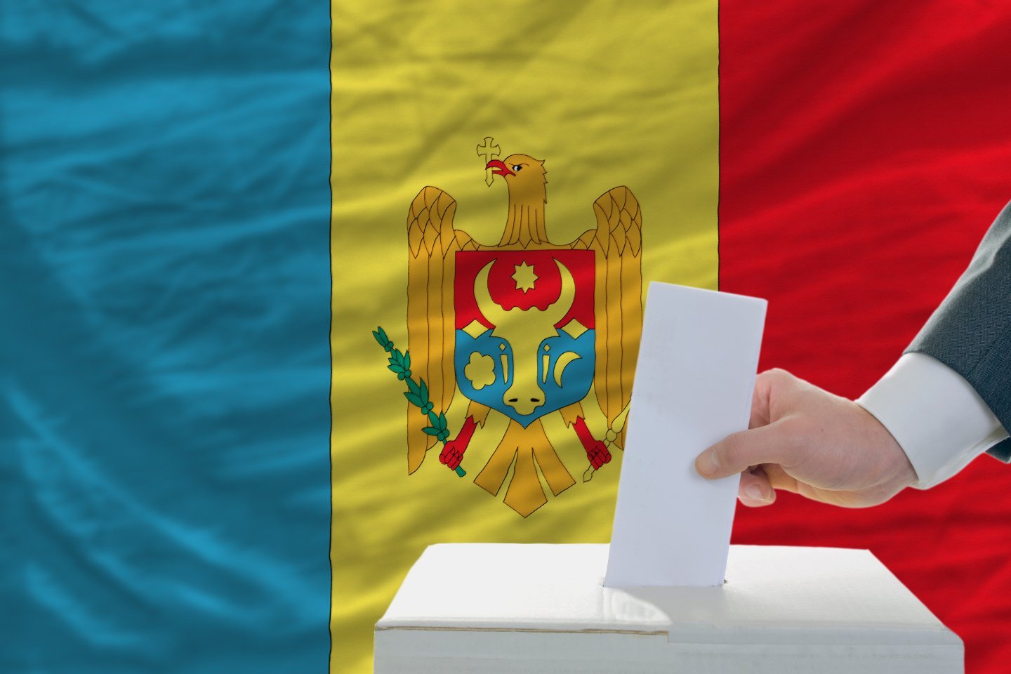 Новости мира / Политика в мире / В Молдавии сегодня выбирают президента и решают, вступать ли в ЕС