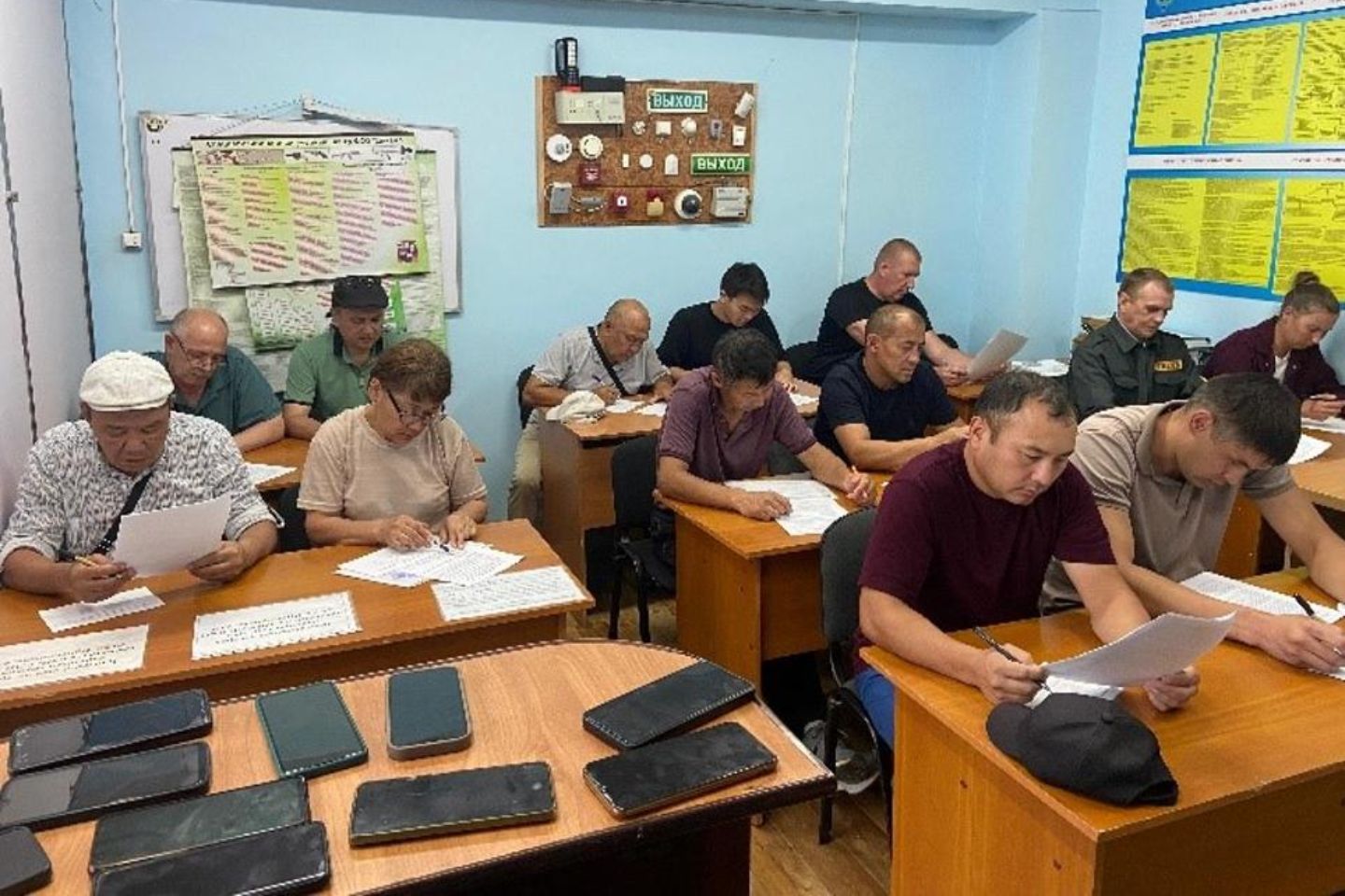 Усть-Каменогорск и ВКО / Охранников Усть-Каменогорска проверили сотрудники КНБ Усть-Каменогорск и ВКО / Охранников Усть-Каменогорска проверили сотрудники КНБ
