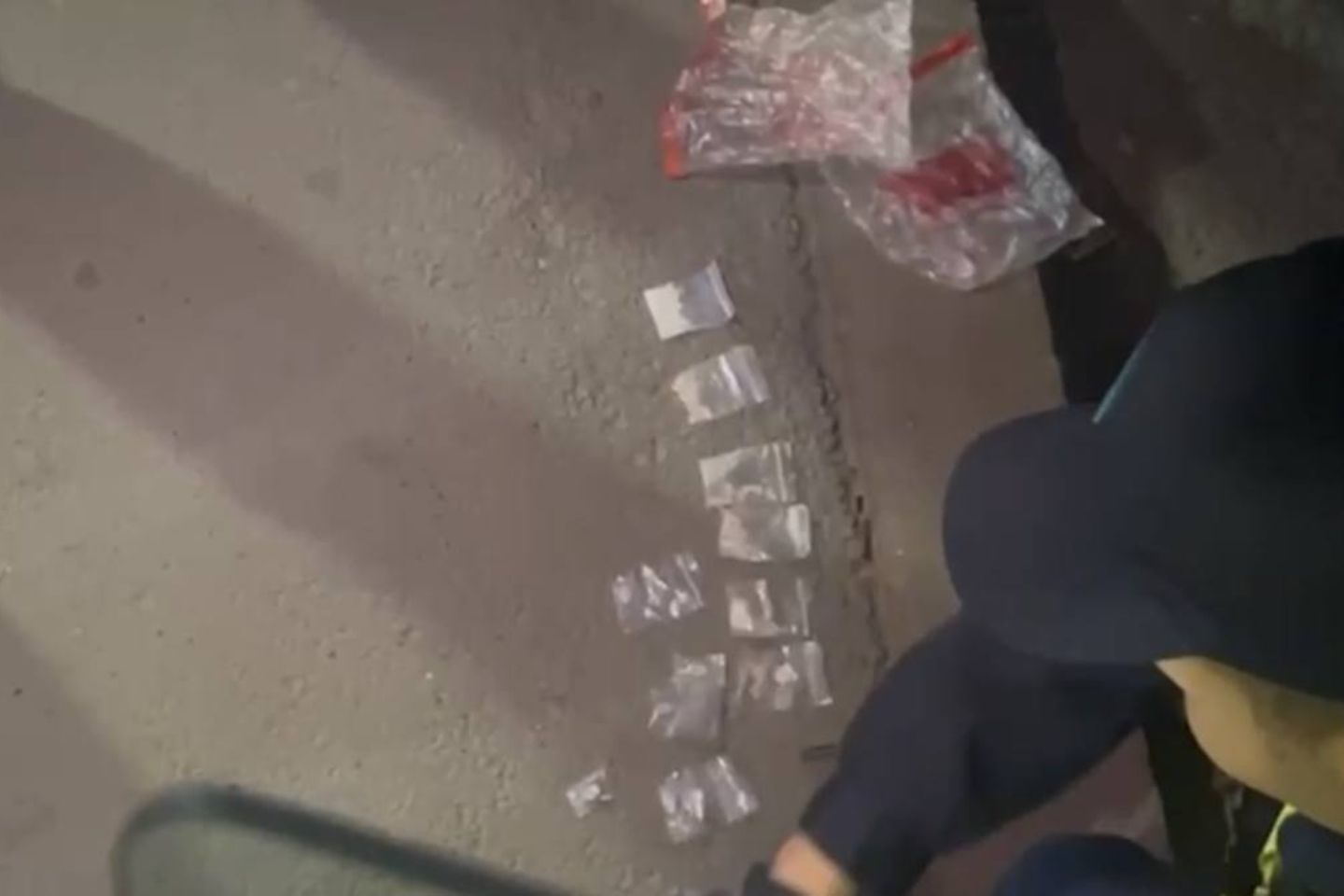 Новости Казахстана / В Алматы задержали троих участников преступной цепочки по продаже наркотиков