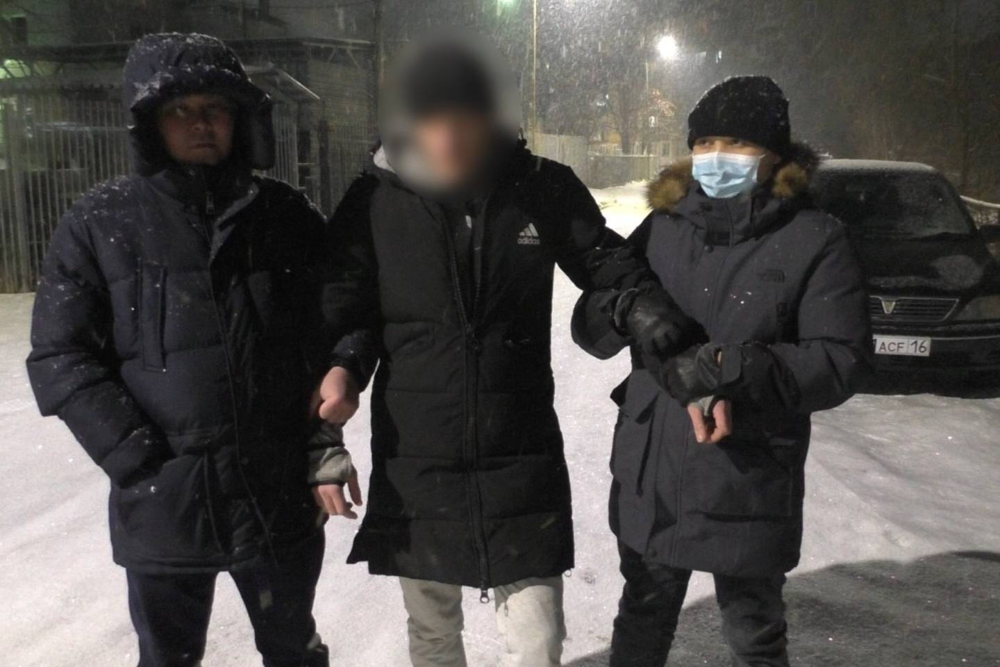 Усть-Каменогорск и ВКО / Правоохранители задержали мужчину с "травкой" в ВКО