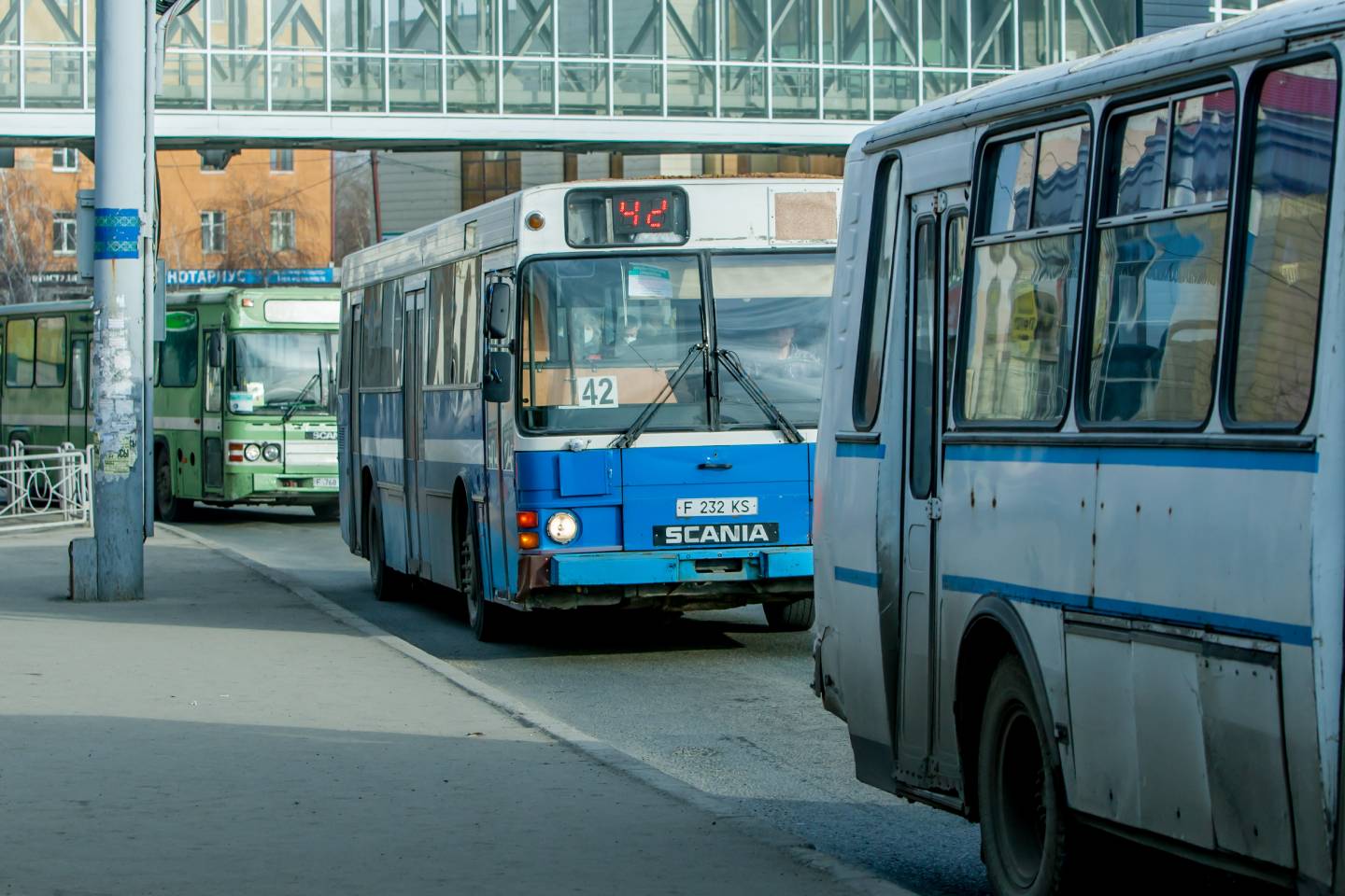 Происшествия в Казахстане и мире / Автобус №32 вновь попал в ДТП в Усть-Каменогорске
