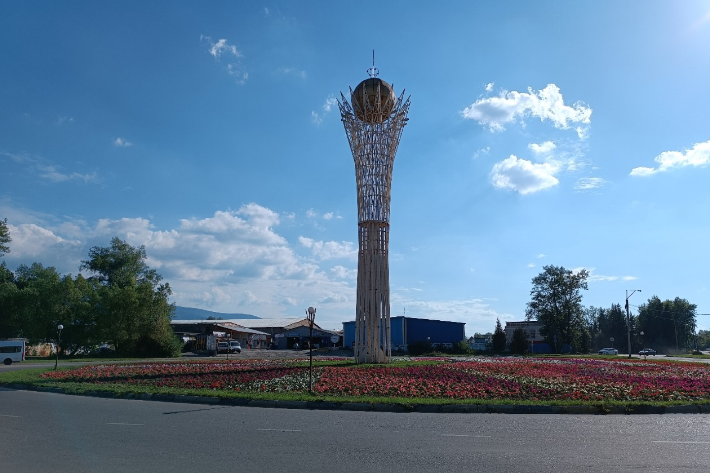 Усть-Каменогорск и ВКО / В Риддере планируют демонтировать "Байтерек" и организовать тротуары