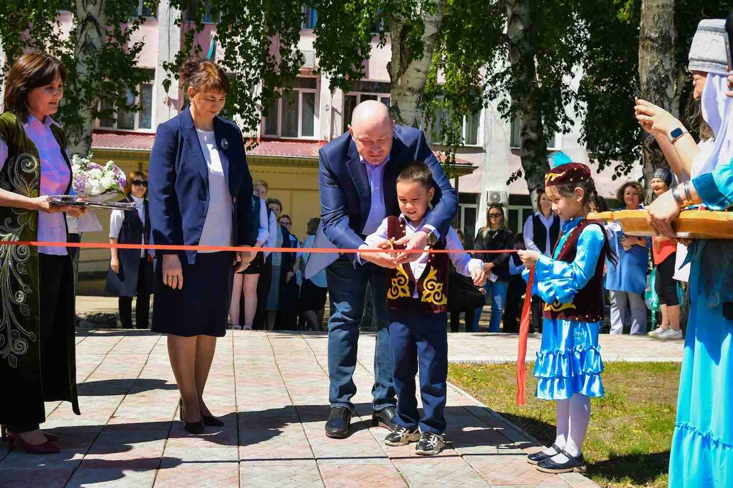 Партнерские материалы / Новую спортивную площадку открыли у школы-лицея №34 в Усть-Каменогорске Партнерские материалы / Новую спортивную площадку открыли у школы-лицея №34 в Усть-Каменогорске