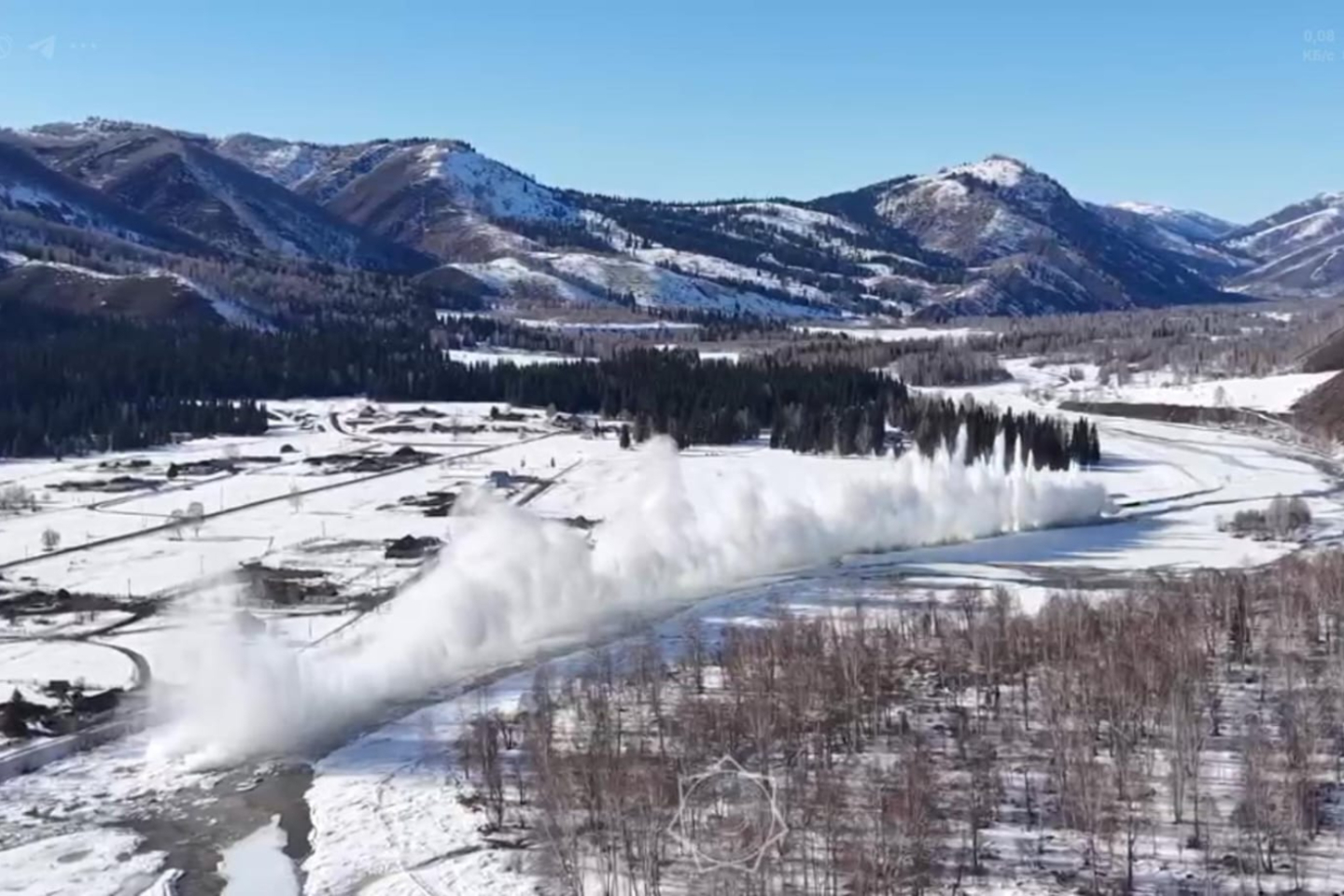 Усть-Каменогорск и ВКО / Спасатели подрывают лед на реках в ВКО Усть-Каменогорск и ВКО / Спасатели подрывают лед на реках в ВКО