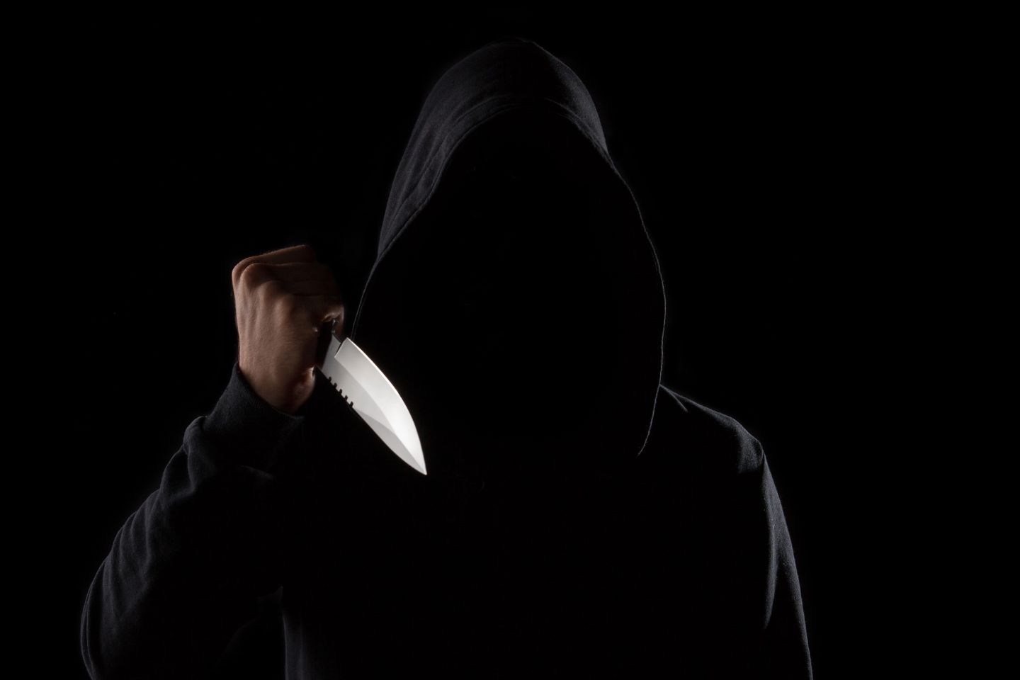 Усть-Каменогорск и ВКО / Разбили бутылку о голову и угрожали ножом: в Усть-Каменогорске напали на таксиста