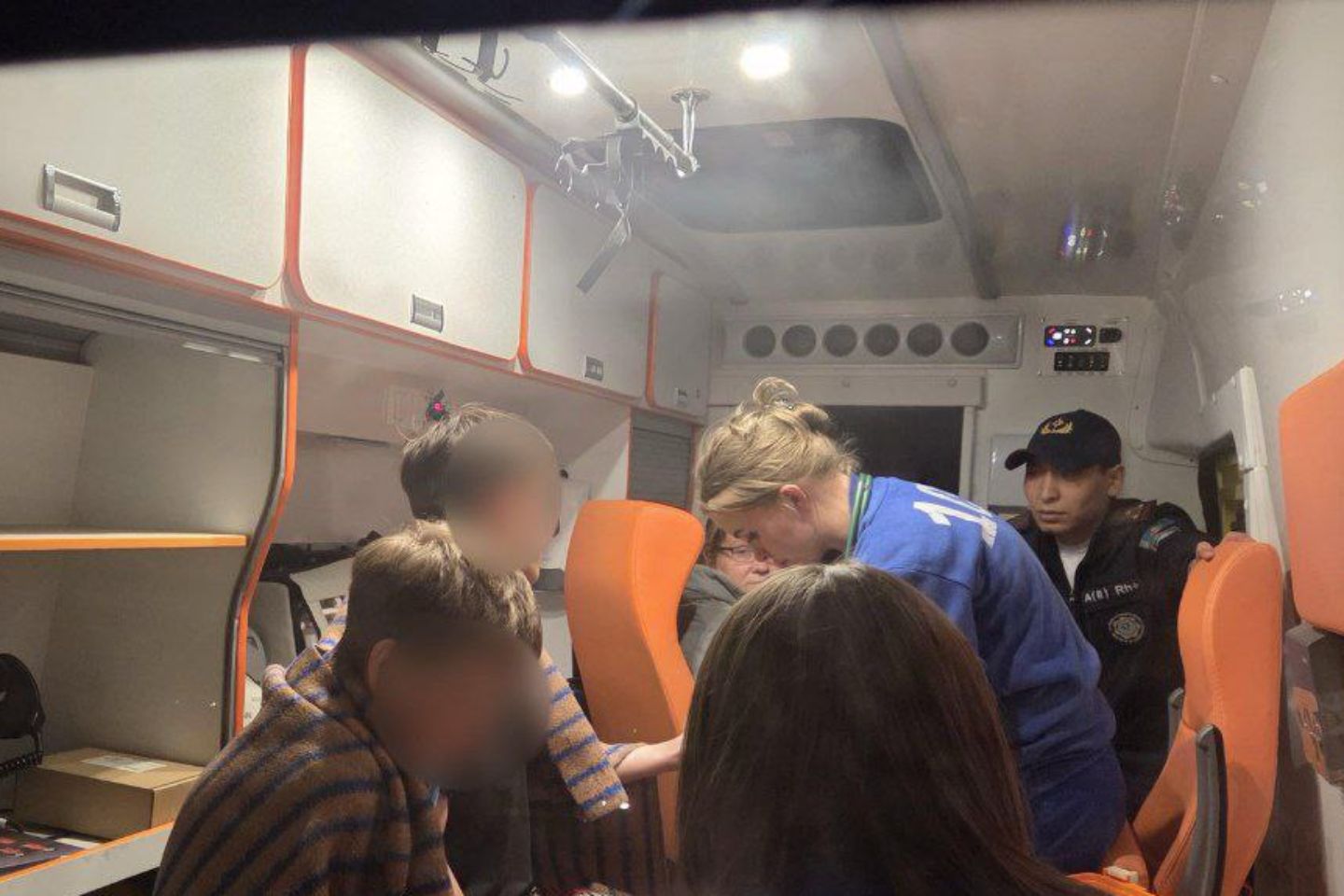 Новости Казахстана / Двоих детей, унесенных на катамаране, спасли на озере Катарколь Новости Казахстана / Двоих детей, унесенных на катамаране, спасли на озере Катарколь