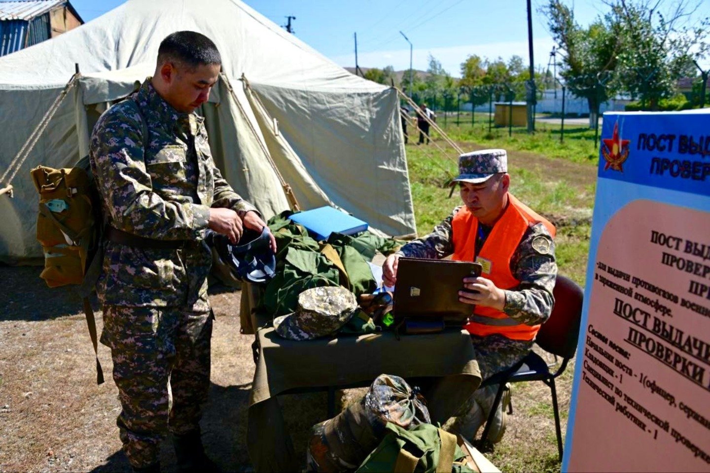 Усть-Каменогорск и ВКО / Өскеменге Риддер қаласынан әскери міндеттілер шақырылды