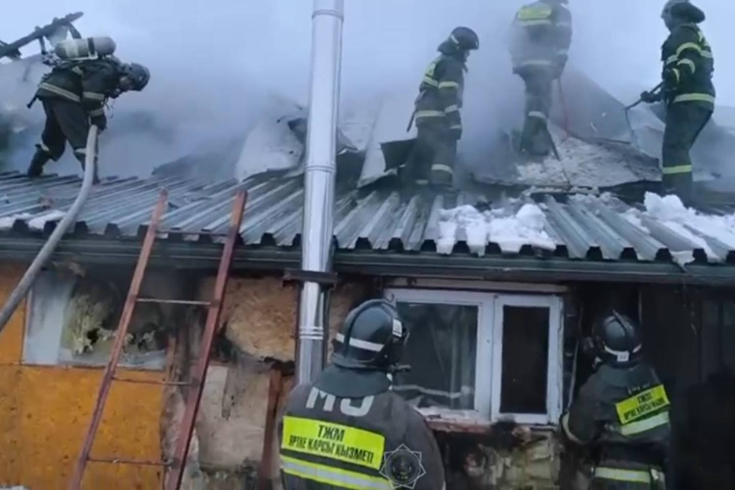 Усть-Каменогорск и ВКО / Усть-Каменогорск / Частный дом сгорел в Усть-Каменогорске