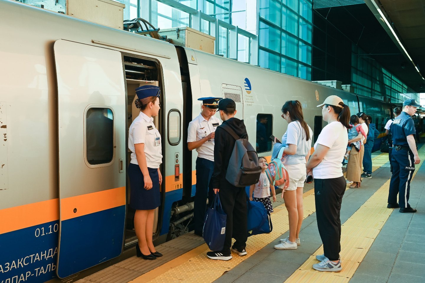 Новости Казахстана / Экономика в Казахстане / Как в РК хотят облегчить получение компенсации за опоздание поезда