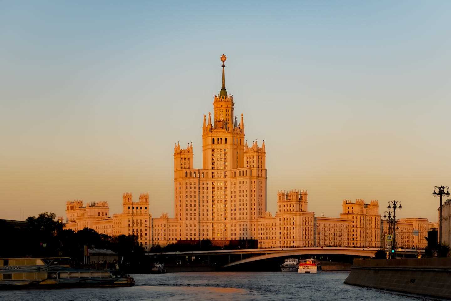 Новости мира / Политика в мире / В МИД РФ раскритиковали попытки опровергнуть данные о ядерных планах Франции