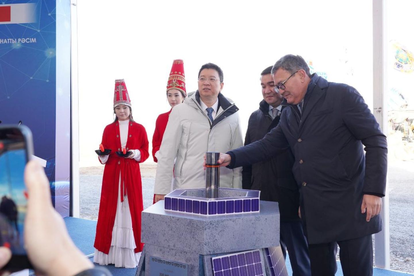 Новости Казахстана / Энергия Солнца: Туркестанская область запускает крупнейшую СЭС мощностью 300 МВт Новости Казахстана / Энергия Солнца: Туркестанская область запускает крупнейшую СЭС мощностью 300 МВт