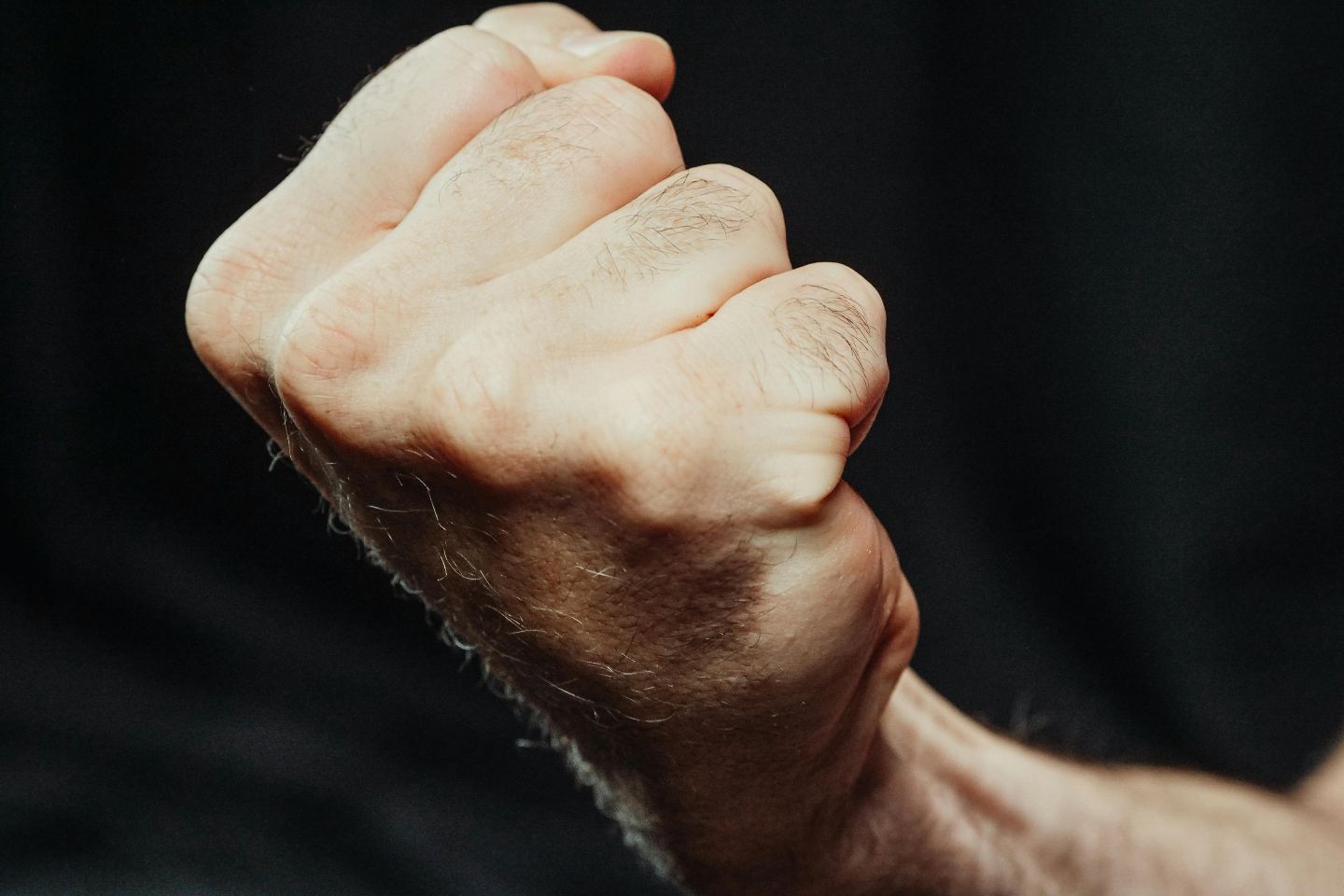 Усть-Каменогорск и ВКО / Усть-Каменогорск / Мужчину, выбросившего лабрадора с пятого этажа, избили в Усть-Каменогорске