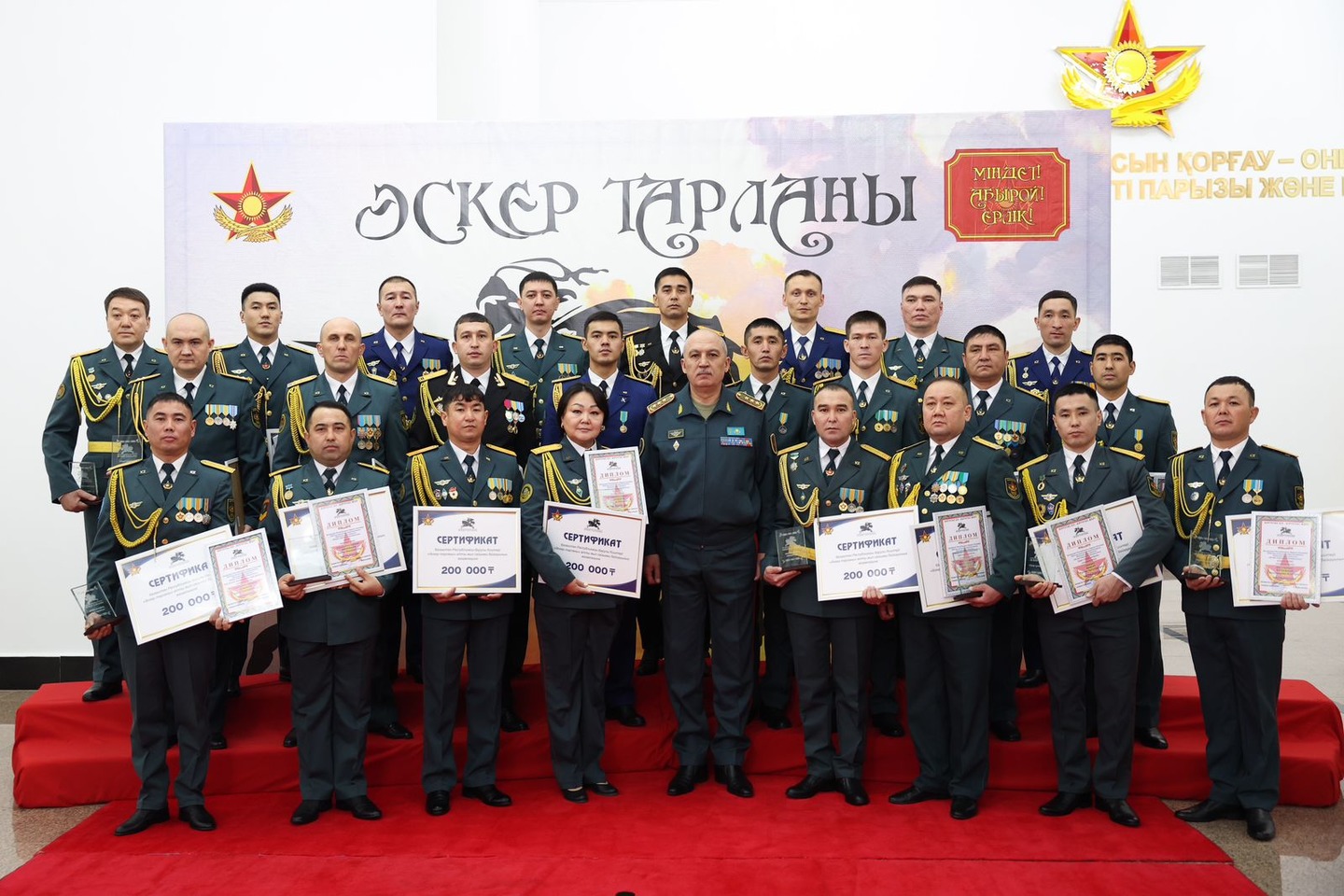 Усть-Каменогорск и ВКО / Өскемендік әскери қызметші республикалық байқаудың жеңімпазы атанды