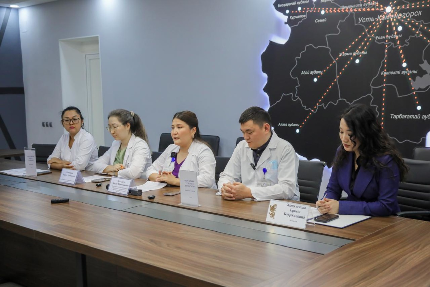 Усть-Каменогорск и ВКО / ШҚО-да 55-80 жас аралығындағы темекі шегетіндер ұлттық скринингтен өтеді