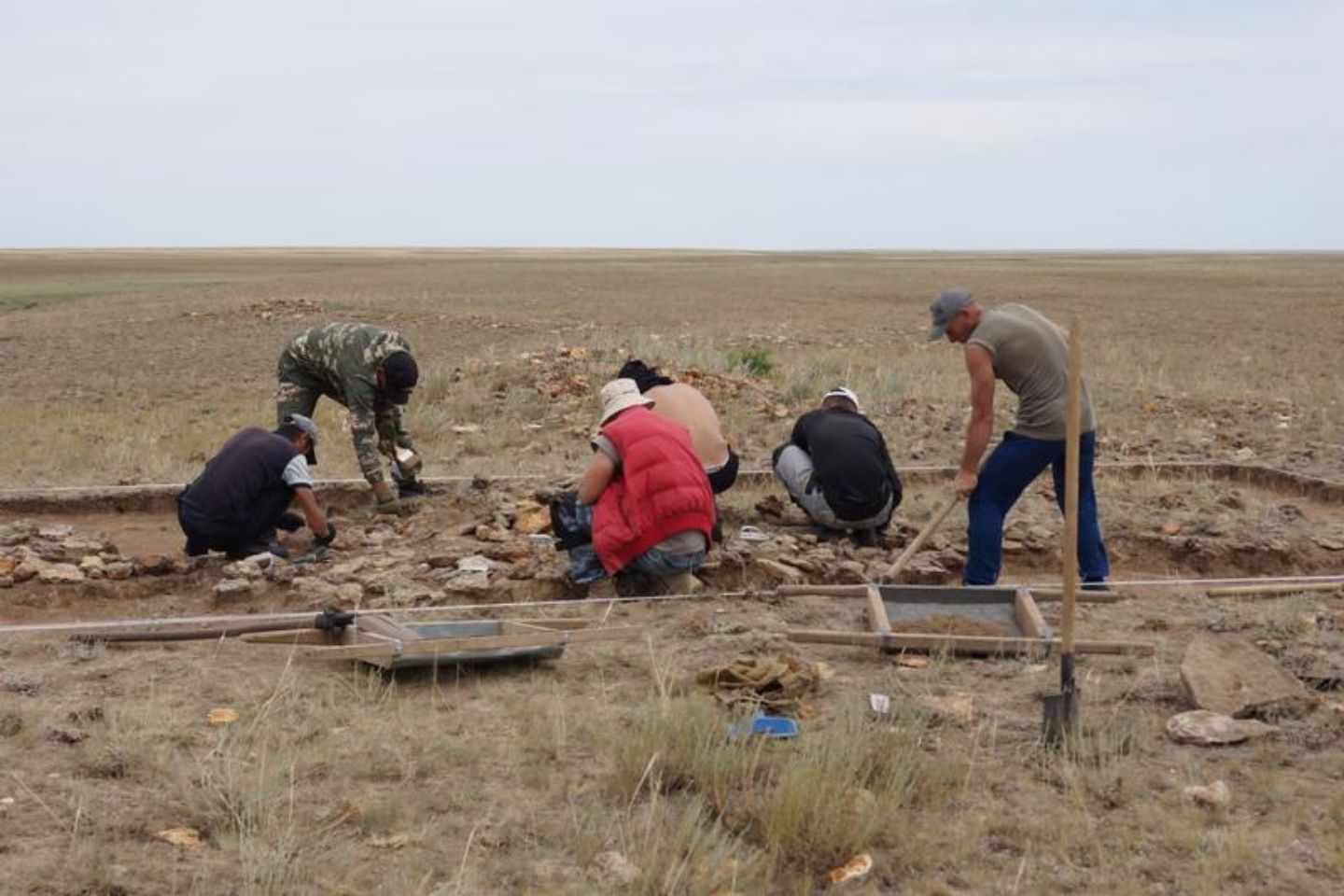 Новости Казахстана / Археологи нашли в Карагандинской области нетронутое детское захоронение XII века Новости Казахстана / Археологи нашли в Карагандинской области нетронутое детское захоронение XII века