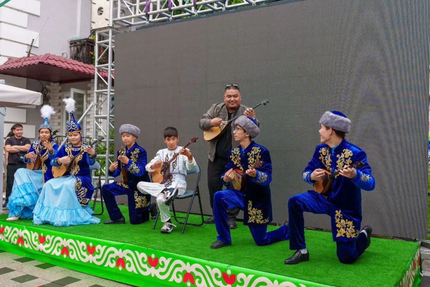 Усть-Каменогорск и ВКО / Усть-Каменогорск / Акция "Күй күмбірі" пройдет в Усть-Каменогорске