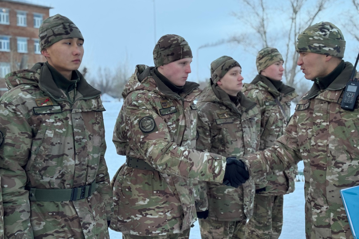 Усть-Каменогорск и ВКО / Усть-Каменогорск / Өскеменде үздік сарбаздар марапатталды
