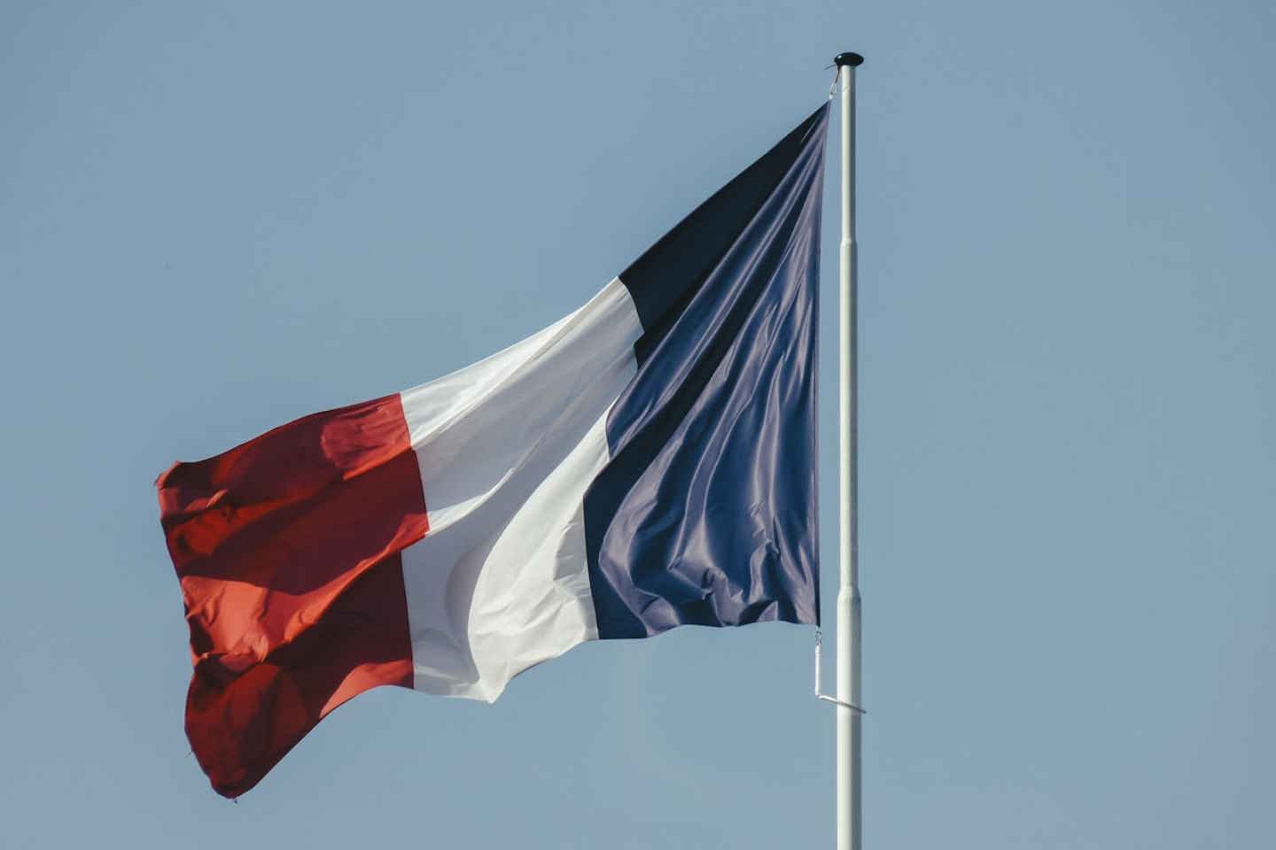 Новости мира / Политика в мире / Во Франции потребовали отставки Макрона