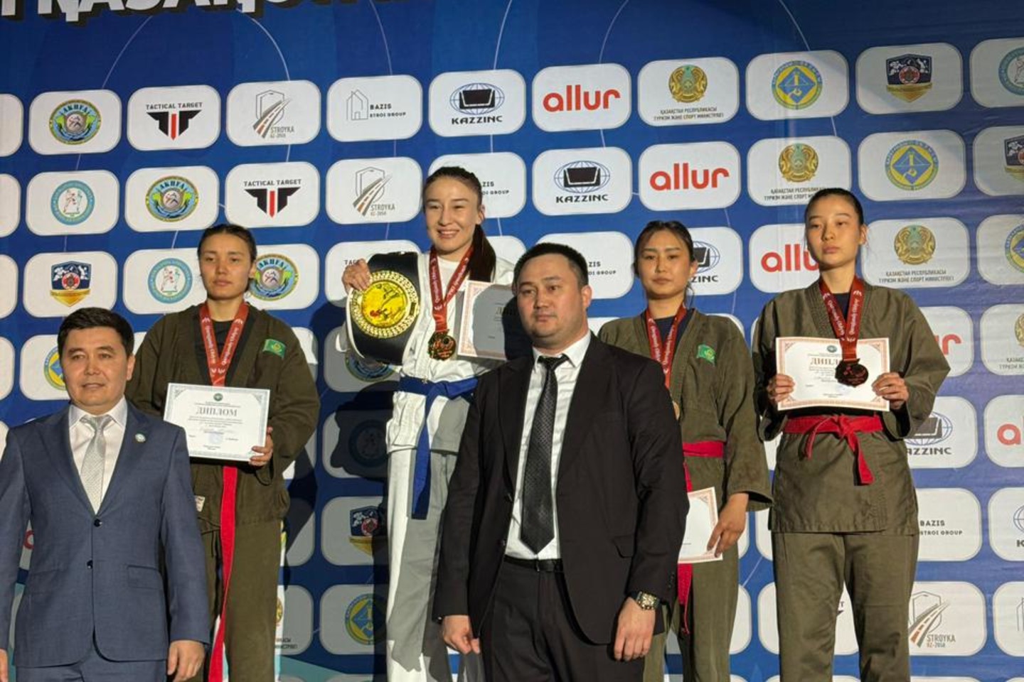 Усть-Каменогорск и ВКО / ШҚО-ның құтқарушы арулары үздіктер қатарында Усть-Каменогорск и ВКО / ШҚО-ның құтқарушы арулары үздіктер қатарында