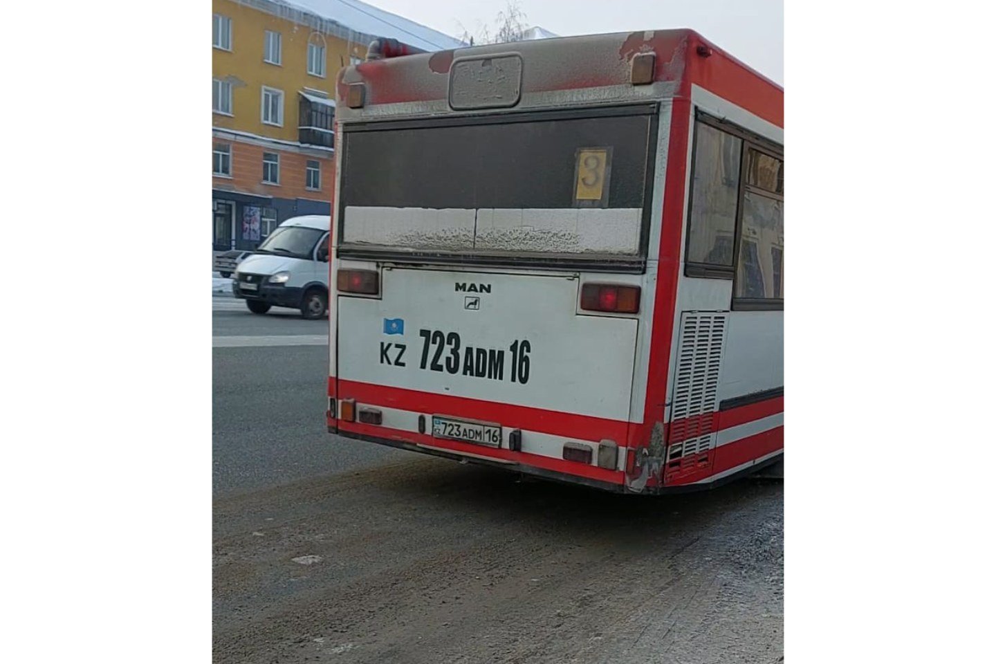 Новости Казахстана / Общество в Казахстане / Почему водители автобусов игнорируют пассажиров в Усть-Каменогорске?