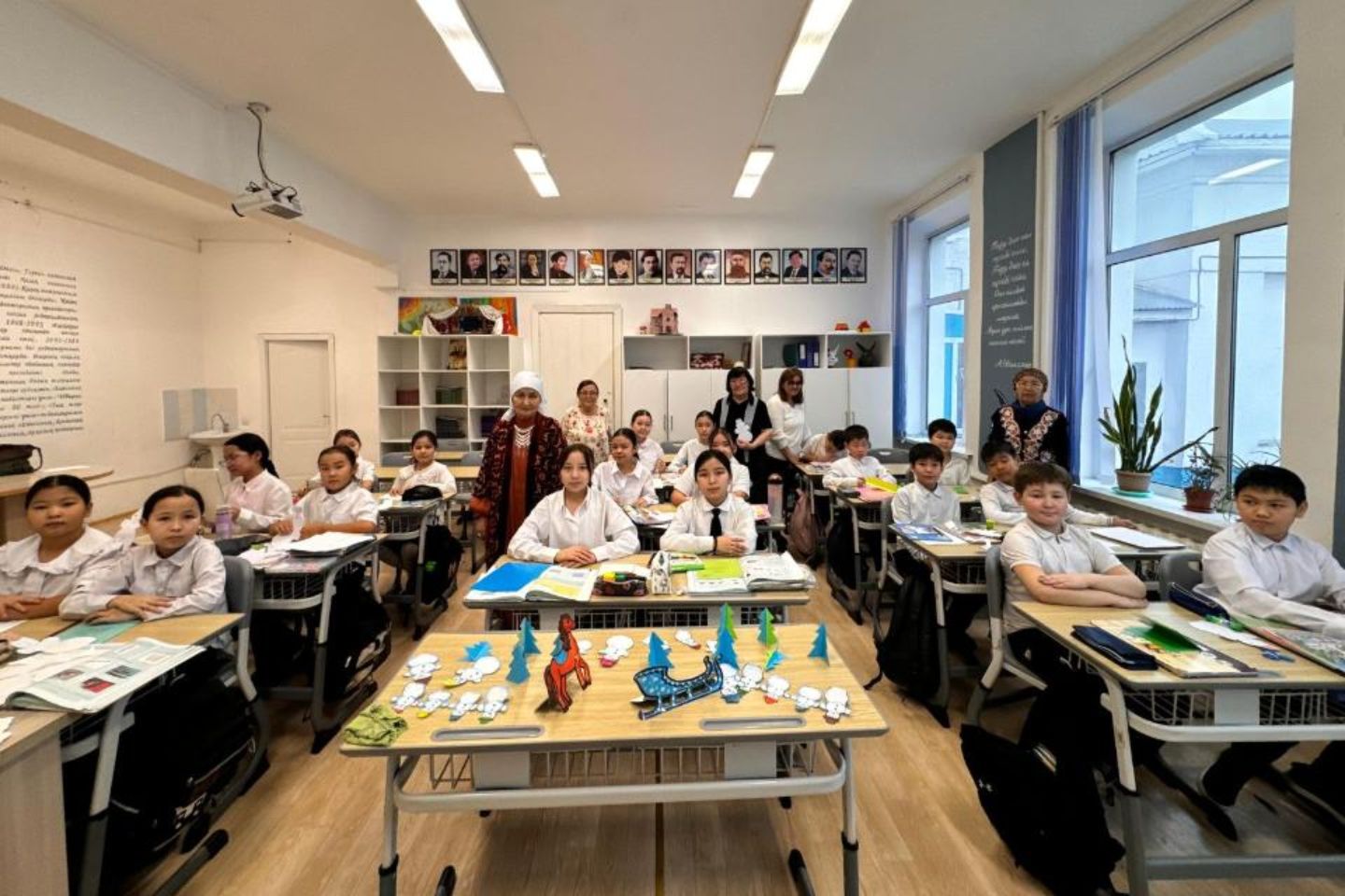 Новости Казахстана / В Астане бабушки провели мастер-класс по новогоднему рукоделию Новости Казахстана / В Астане бабушки провели мастер-класс по новогоднему рукоделию