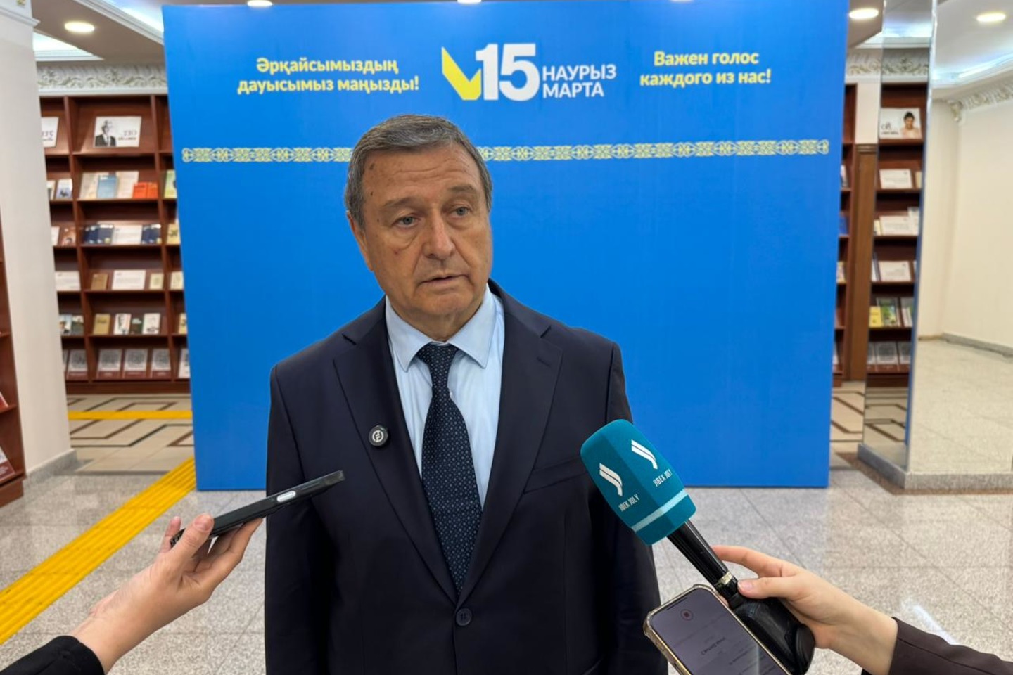 Новости Казахстана / Тәжікстандық ОСК басшысы Қазақстандағы референдумның ұйымдастырылу деңгейін жоғары бағалады