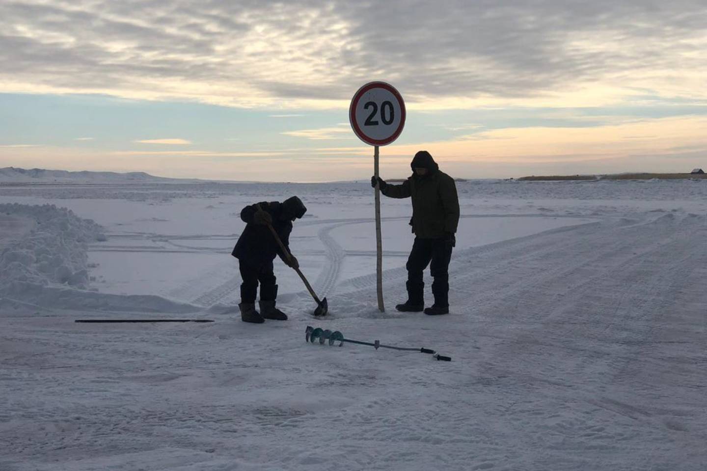 Усть-Каменогорск и ВКО / С 25 декабря официально разрешено движение по ледовой переправе Кызыл ту