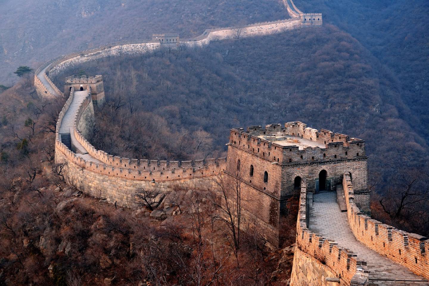 Новости мира / Интересные новости / Нам надо быстрее: строители проделали дыру экскаватором в Великой Китайской стене