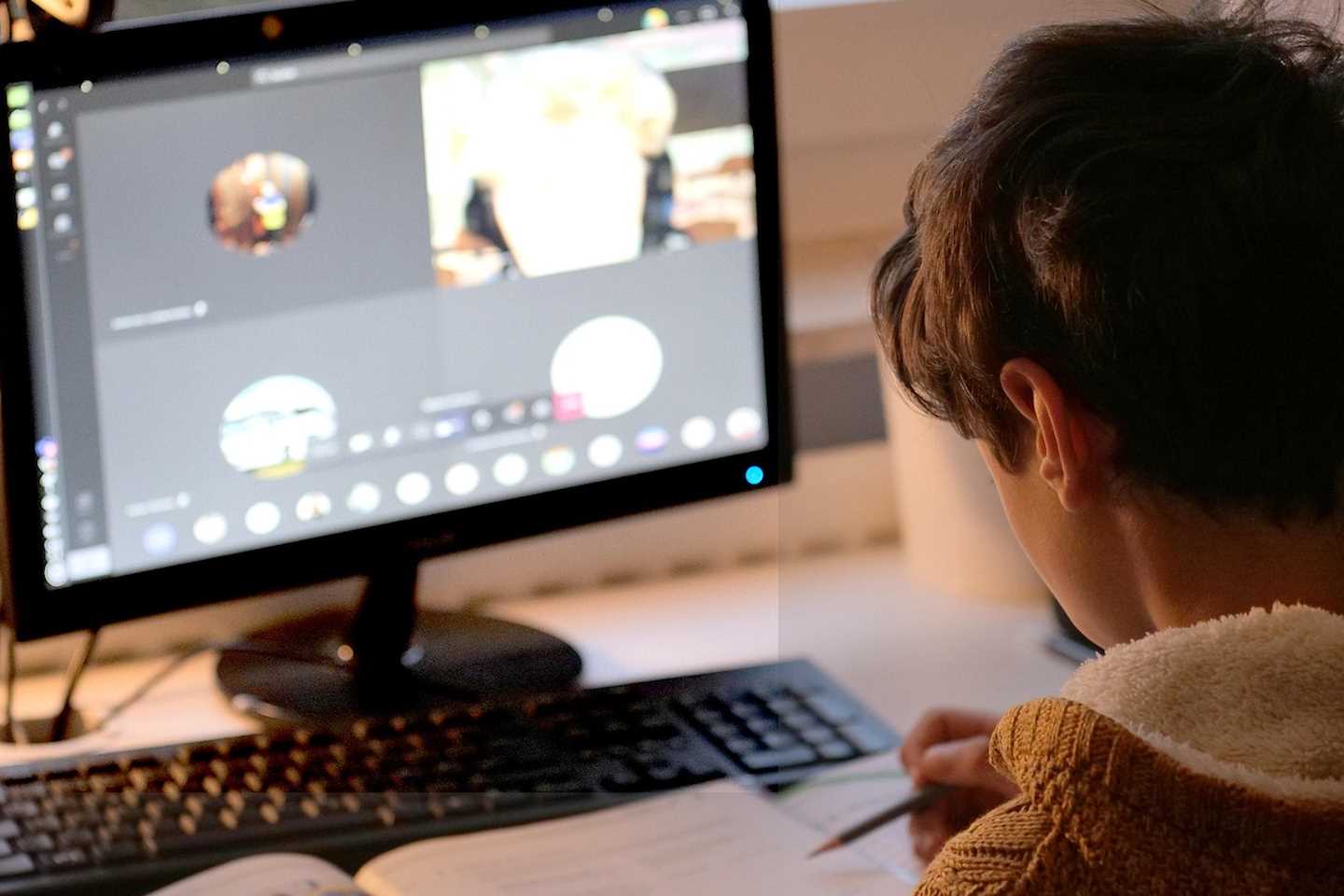 Усть-Каменогорск и ВКО / Несколько школ в ВКО переводятся на дистанционное обучение