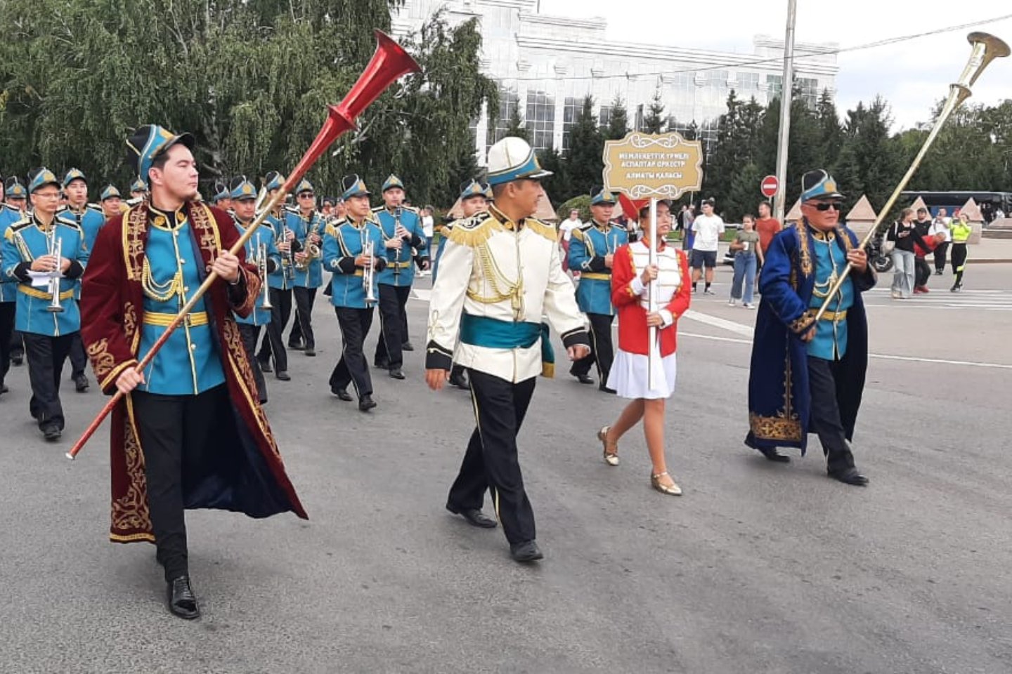 Усть-Каменогорск и ВКО / Усть-Каменогорск / Дружбу народов в духовом исполнении показали в Усть-Каменогорске