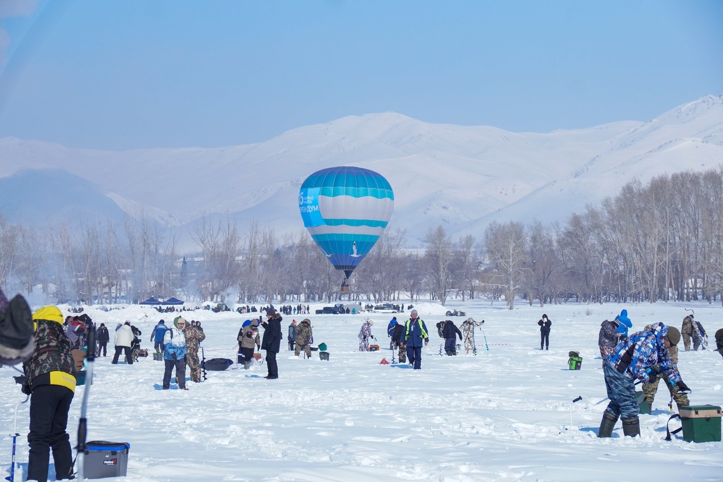 Усть-Каменогорск и ВКО / Алтай (район Алтай) / ШҚО-дағы аяз балықшылар сайысына кедергі келтірген жоқ Усть-Каменогорск и ВКО / Алтай (район Алтай) / ШҚО-дағы аяз балықшылар сайысына кедергі келтірген жоқ
