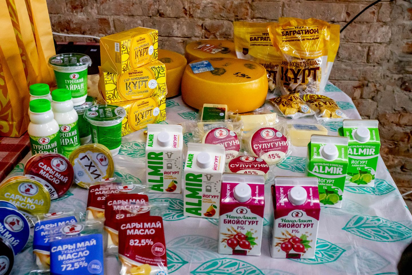 Усть-Каменогорск и ВКО / Сыры "от шефа", йогурты из печи: чем удивляют молочники из Уланского района