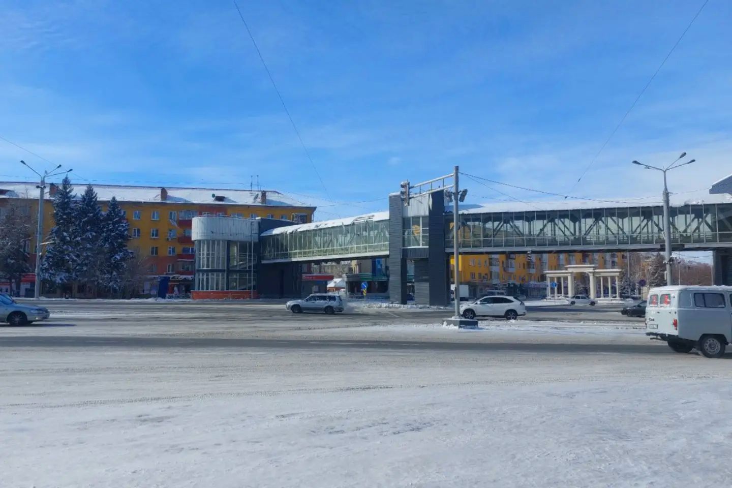 Усть-Каменогорск и ВКО / Усть-Каменогорск / В Усть-Каменогорске разыскивают вандала, испортившего камеру в лифте "надземки"