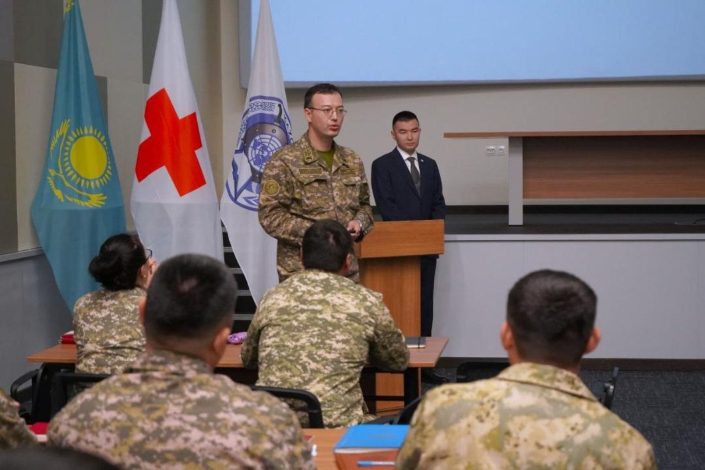 Новости Казахстана / Военнослужащие Казахстана проходят обучение международному гуманитарному праву