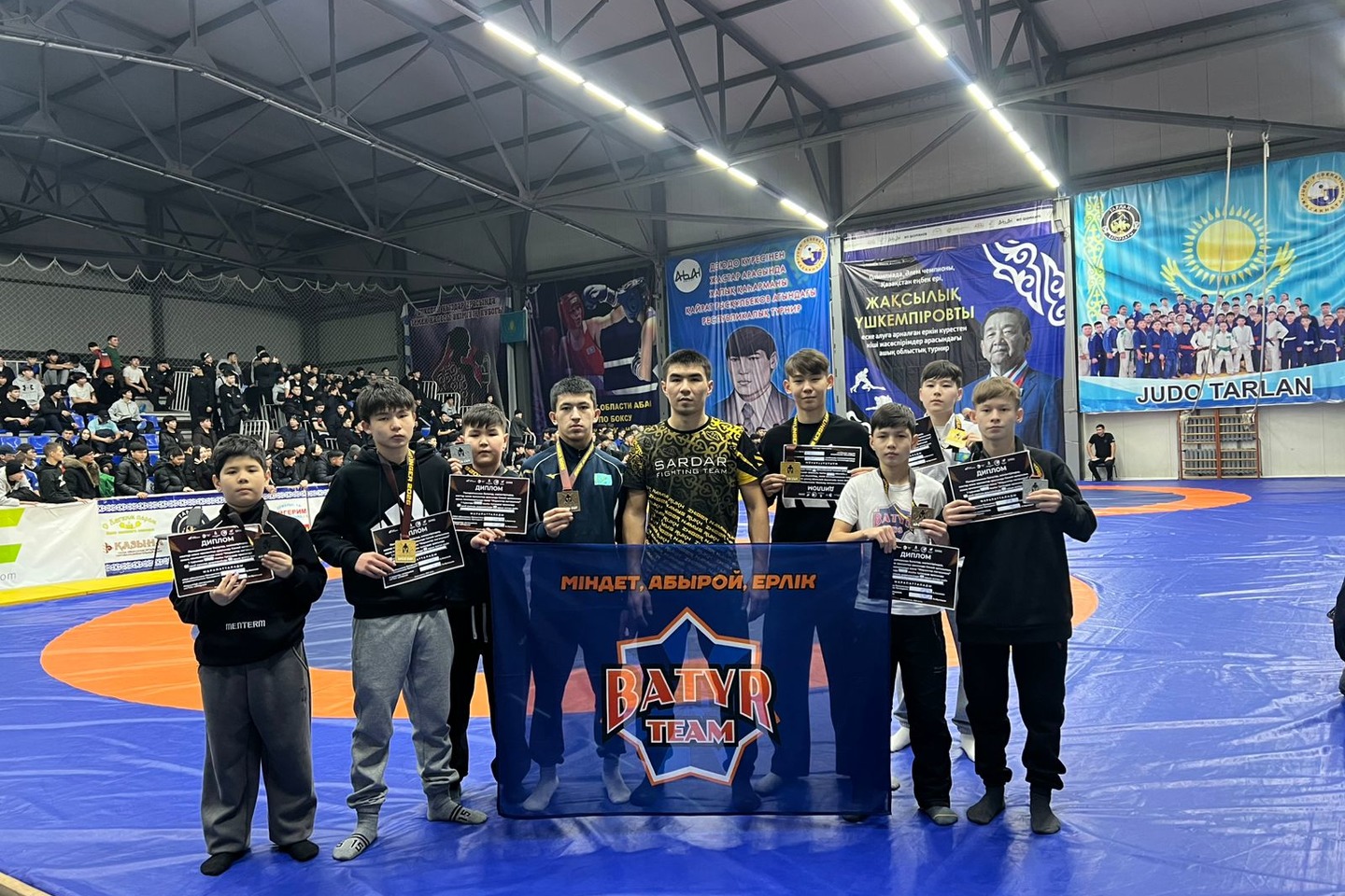 Усть-Каменогорск и ВКО / Шығысқазақстандық спортшылар Семейден олжалы оралды