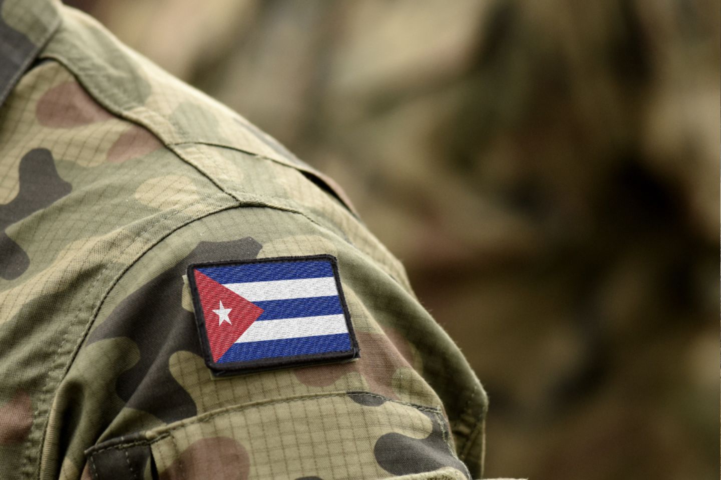 Новости мира / Кубинский лидер подчеркнул готовность страны к защите территорий от США