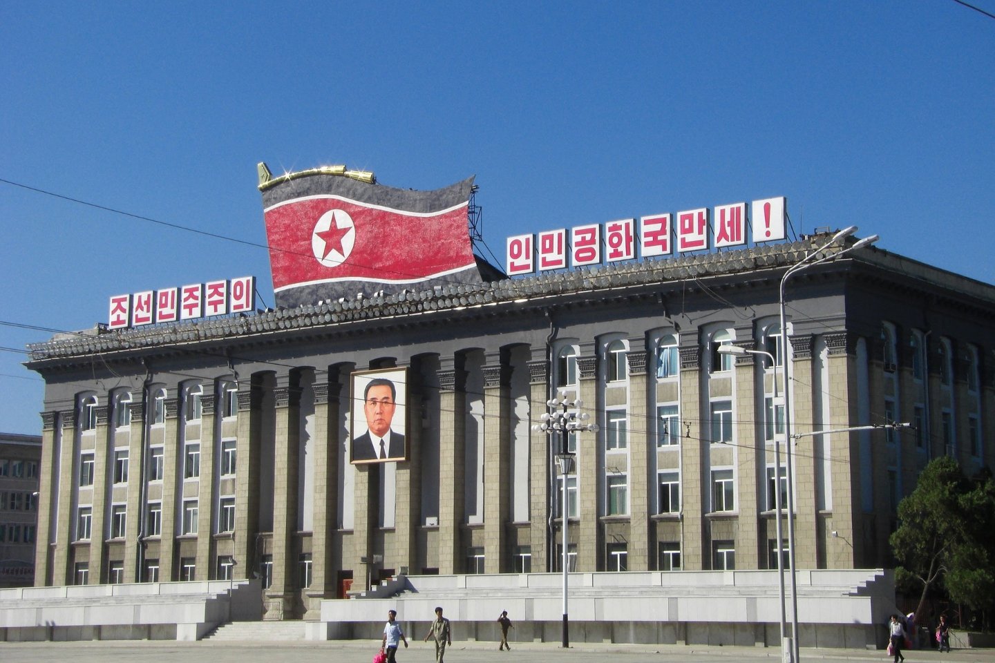 Новости мира / Политика в мире / КНДР отменила закон об экономическом сотрудничестве с Южной Кореей