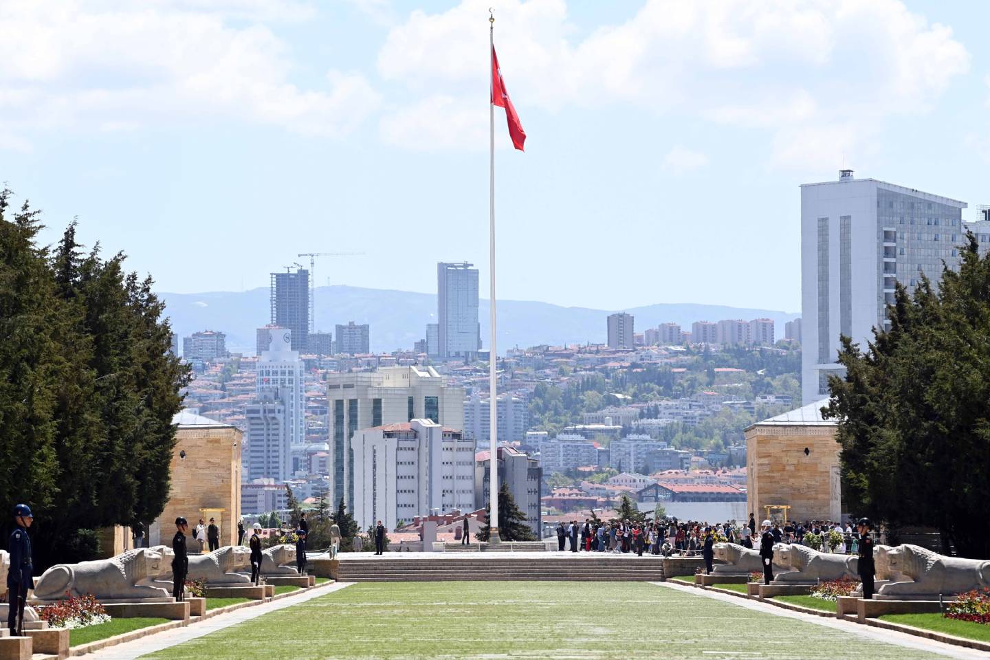 Новости Казахстана / Общество в Казахстане / Глава Казахстана посетил мавзолей Ататюрка в Турции