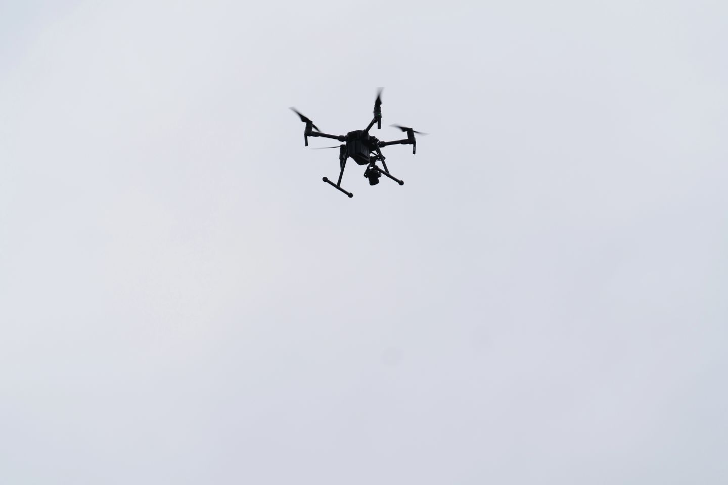 Новости мира / Пропавших в РФ детей ищут на Москве-реке около 150 человек