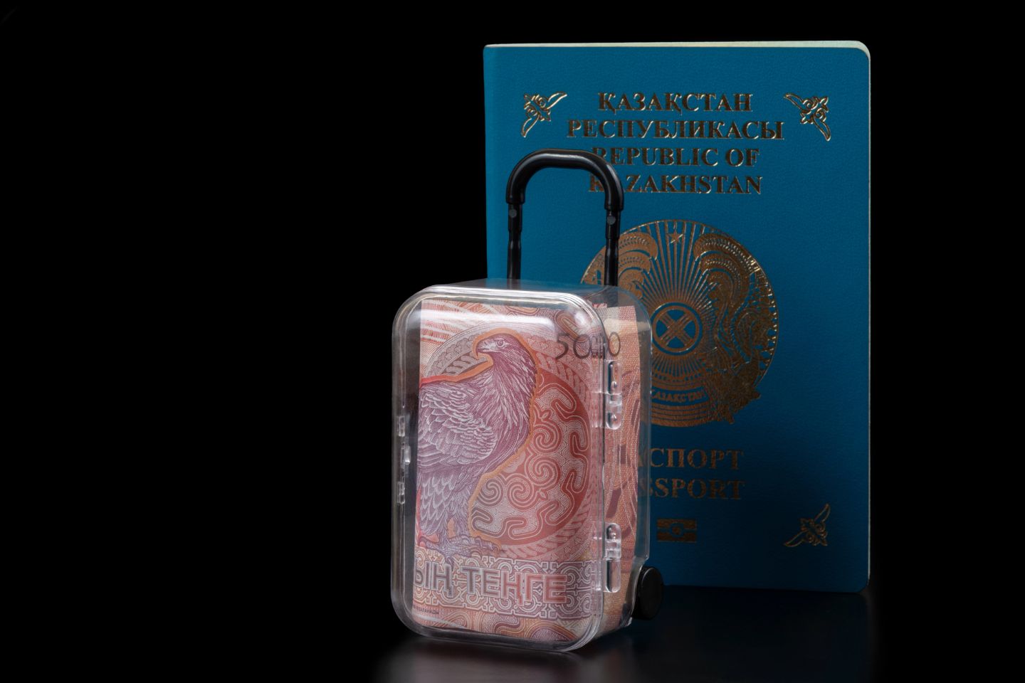 Новости Казахстана / Эмиграция из Казахстана продолжает снижаться: статистика и тенденции