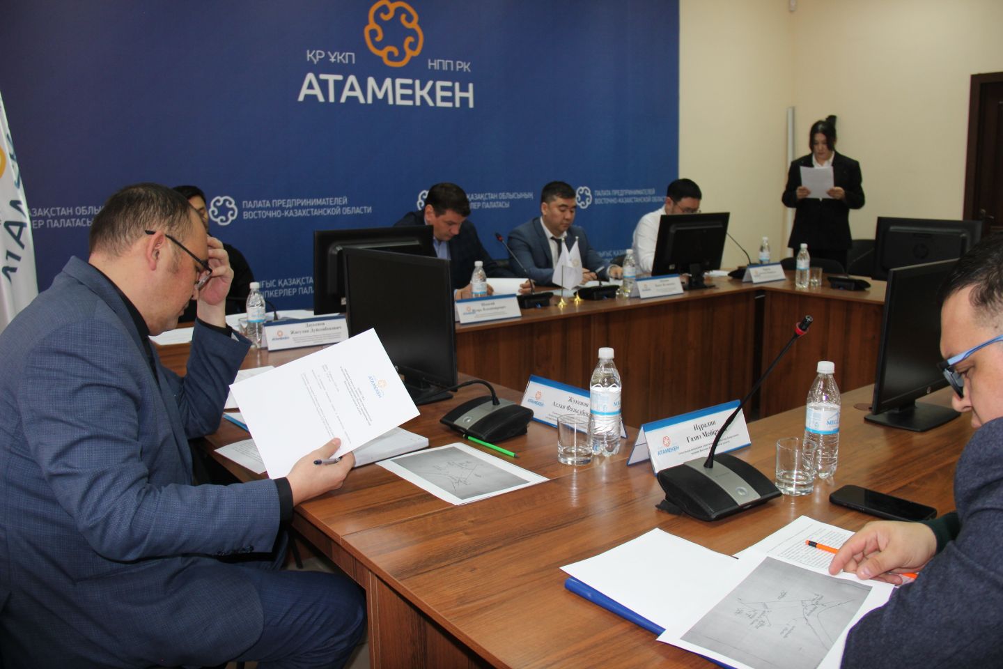 Усть-Каменогорск и ВКО / Кусты и дорога: фермеру из района Самар выдали непригодный для пашни участок Усть-Каменогорск и ВКО / Кусты и дорога: фермеру из района Самар выдали непригодный для пашни участок