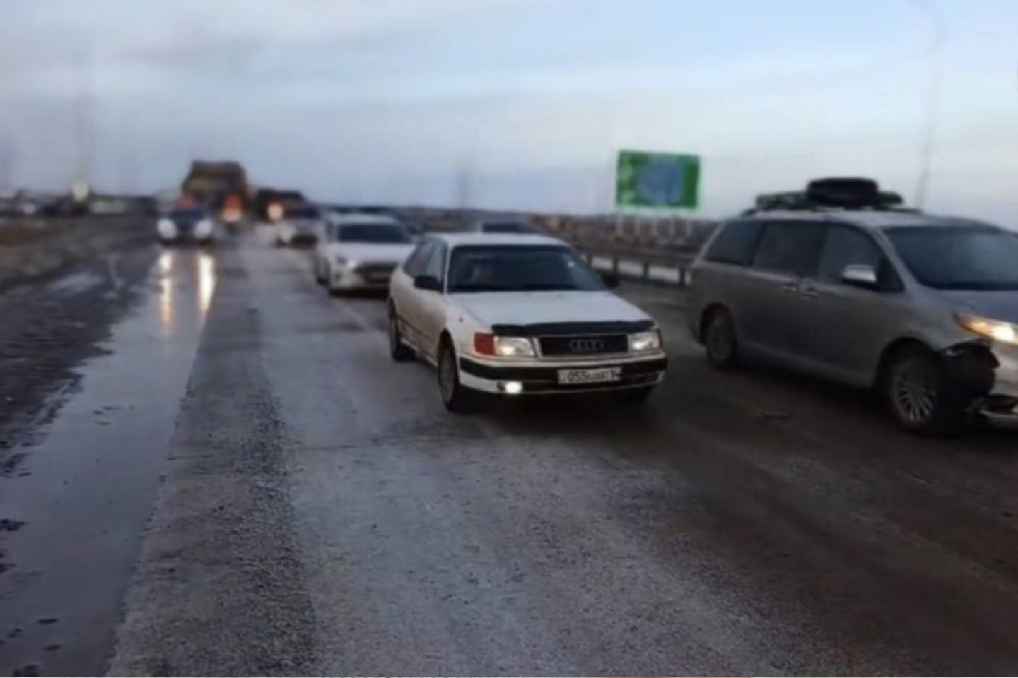 Новости Казахстана / В Павлодарской области полицейские сопроводили более 200 машин в непогоду Новости Казахстана / В Павлодарской области полицейские сопроводили более 200 машин в непогоду
