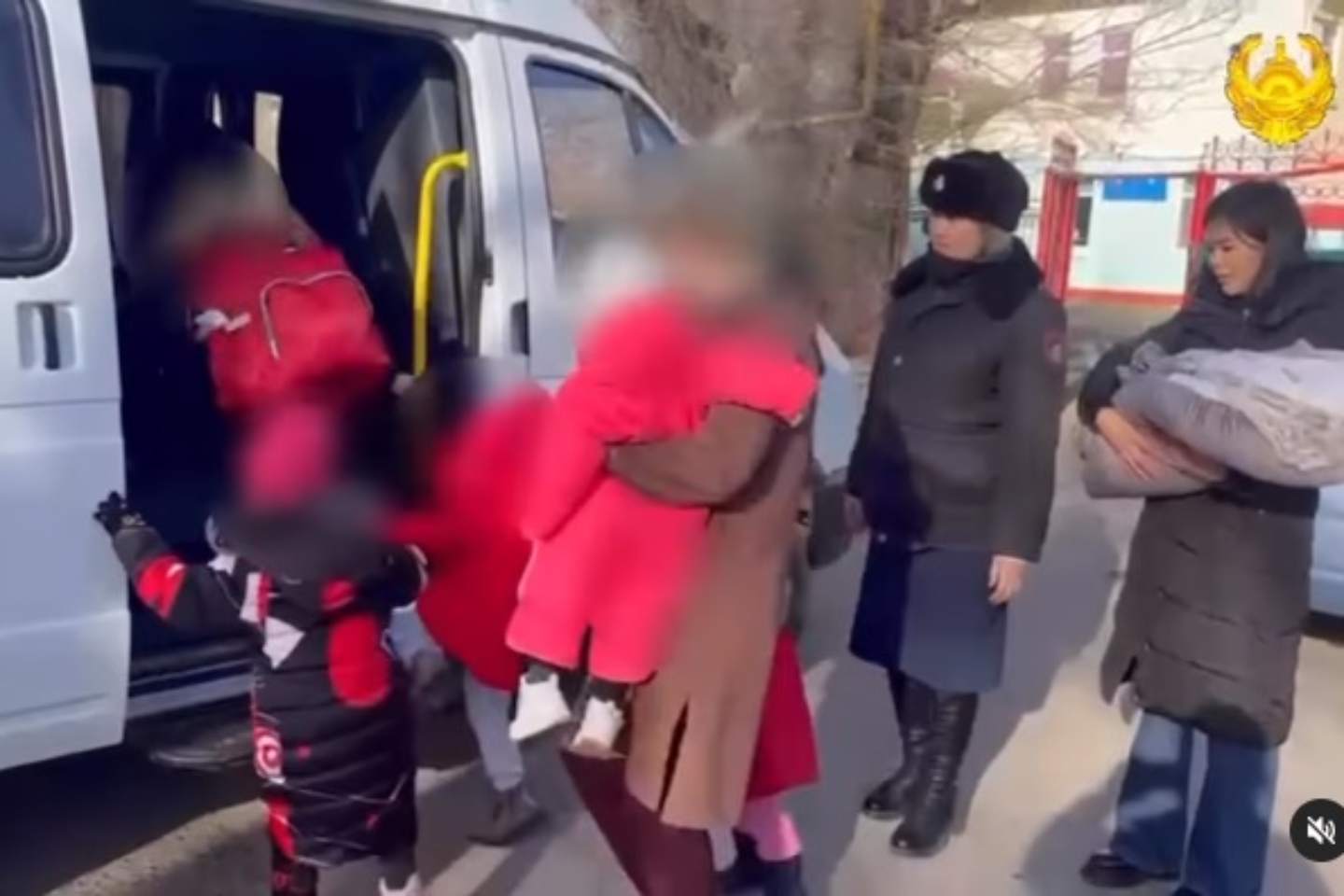 Происшествия в Казахстане и мире / Многодетная мать под "веществами" каталась по улицам Атырау