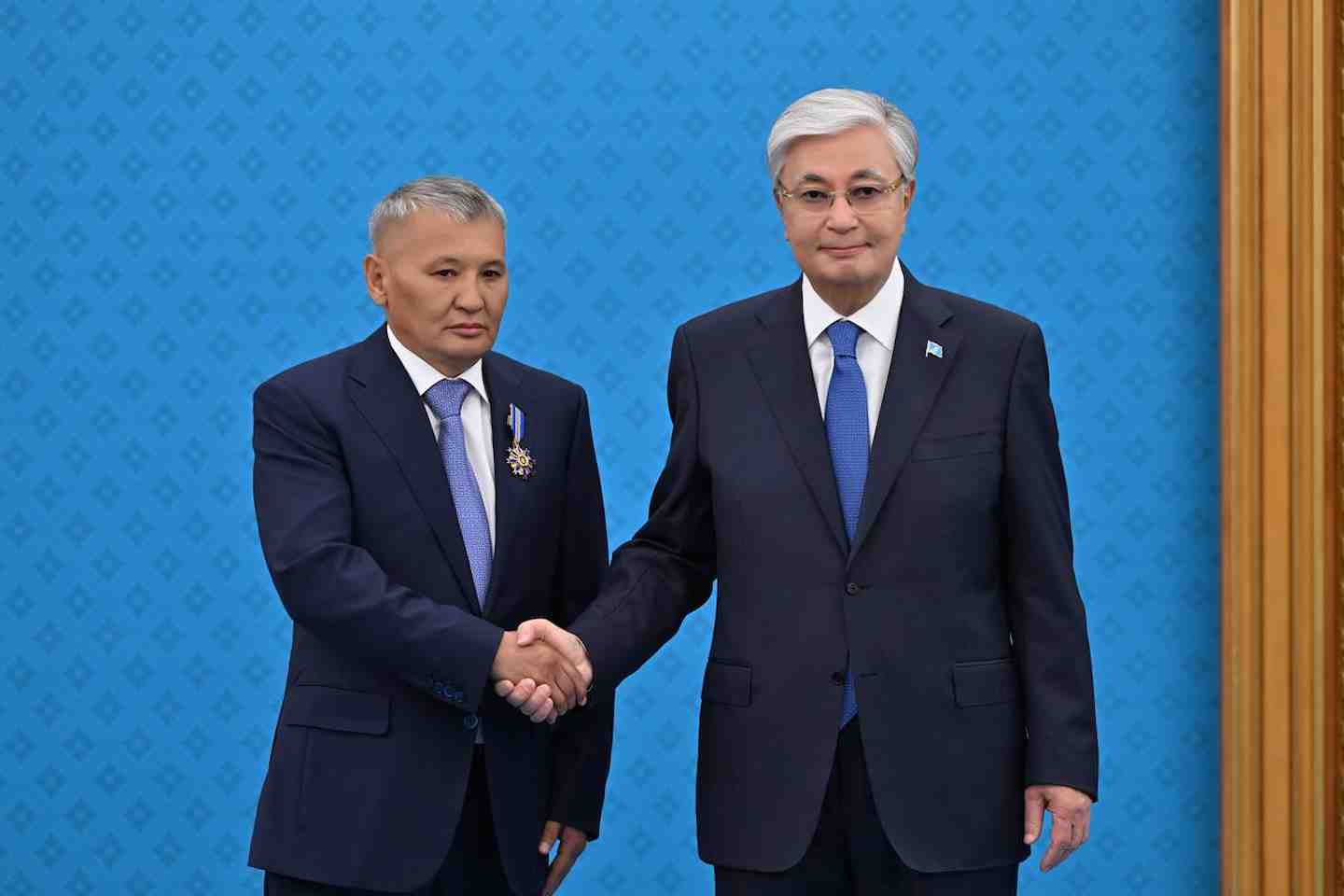 Усть-Каменогорск и ВКО / Орден от президента РК получил руководитель компании, построившей мост в ВКО