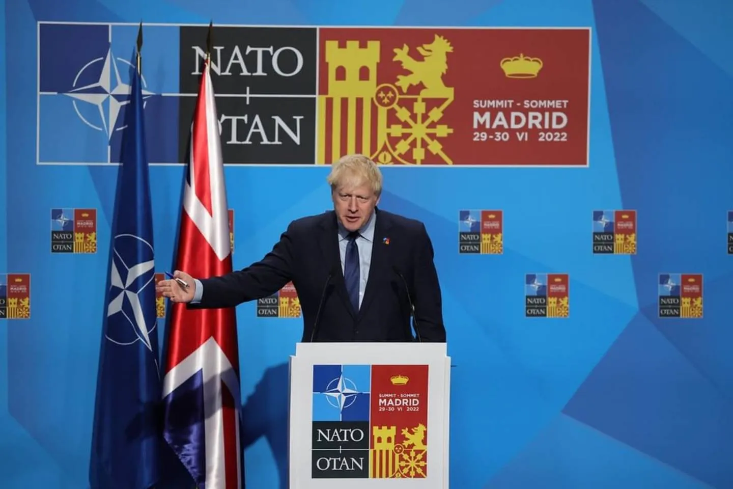 Новости мира / Политика в мире / Борис Джонсон планирует занять пост генерального секретаря НАТО